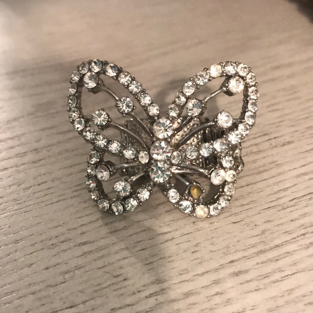 Butterfly ring